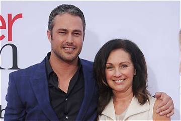 Does Taylor Kinney Have a Child?