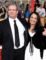 Is Ed O'neill Happily Married? All About His Relationship Status